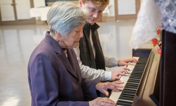 Musicoterapia para personas mayores: herramienta terapéutica con múltiples beneficios